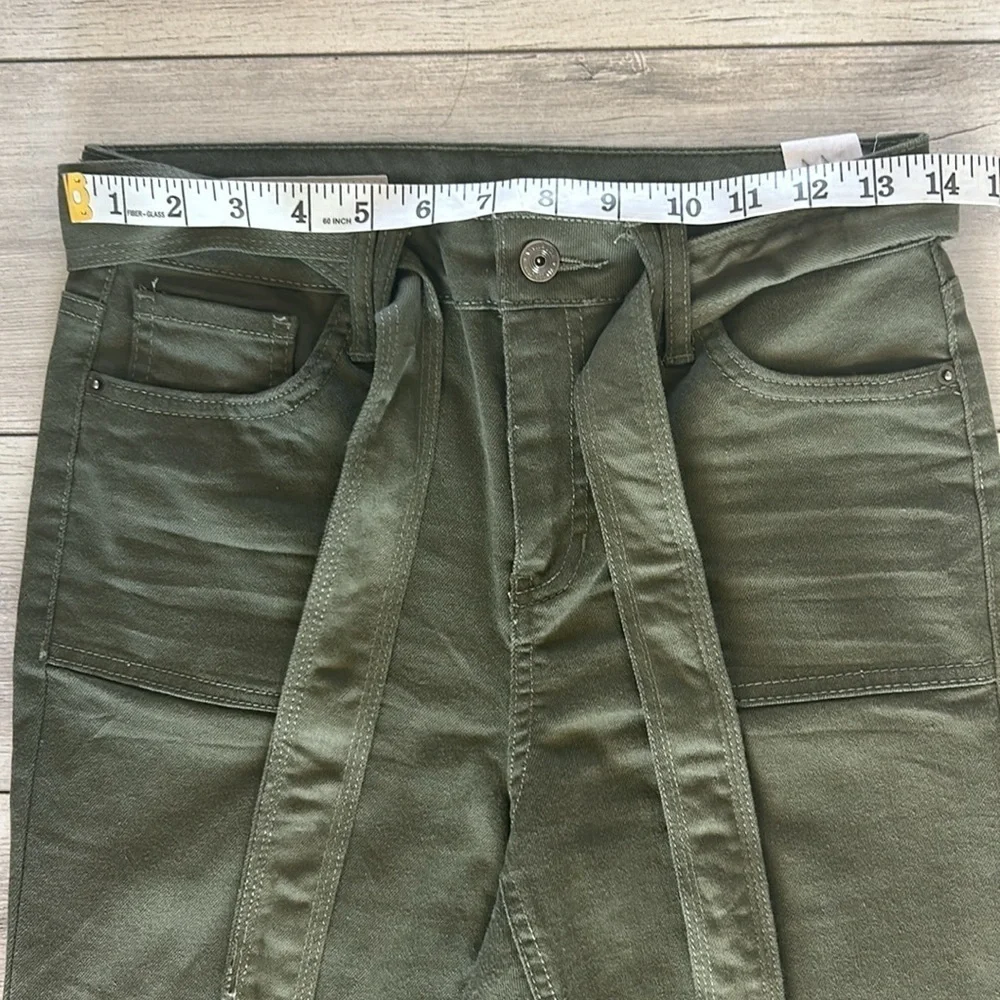 Vanilla Star high rise green belted jeans size 29